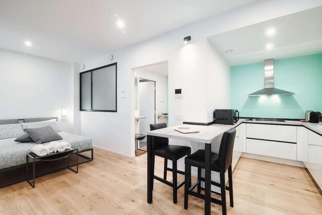 Cressoni Suite-Downtown كومو 0*,  إيطاليا